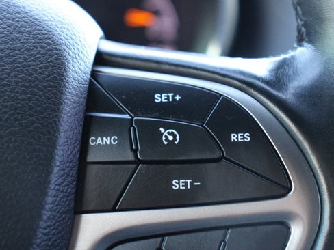 Used 2020 Jeep Grand Cherokee Limited image 26