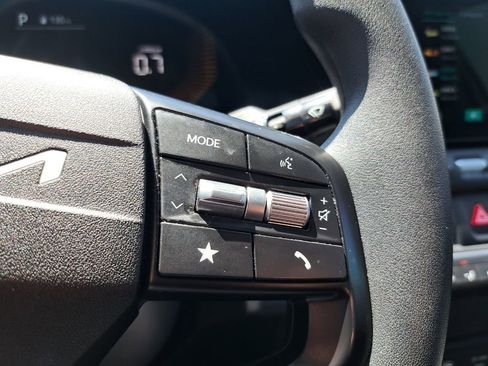 Used 2025 Kia K4 FWD image 13