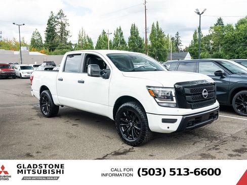 Used 2023 Nissan Titan SV w/ SV Convenience Package AWD/4WD image 30