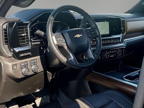 Used 2024 Chevrolet Silverado 2500 High Country w/ High Country Premium Package AWD/4WD image 18
