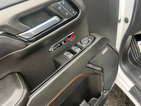 Used 2023 GMC Sierra 1500 AT4 image 11