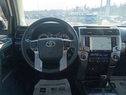 Used 2020 Toyota 4Runner Limited image 28