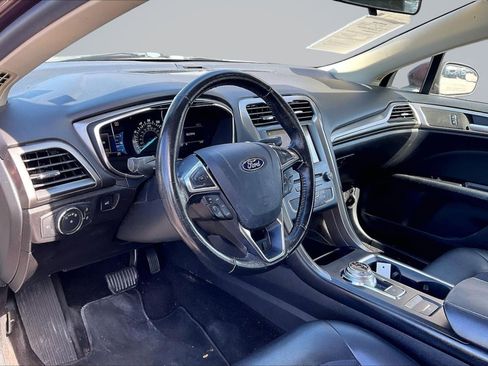 Used 2017 Ford Fusion SE w/ Equipment Group 201A image 14