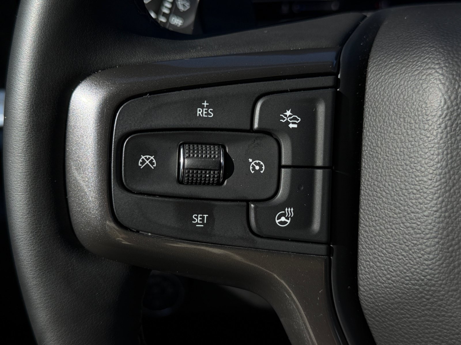 Used 2025 Chevrolet Silverado 1500 High Country w/ Midnight Edition AWD/4WD image 26