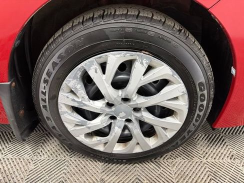 Used 2017 Toyota Corolla LE FWD image 7