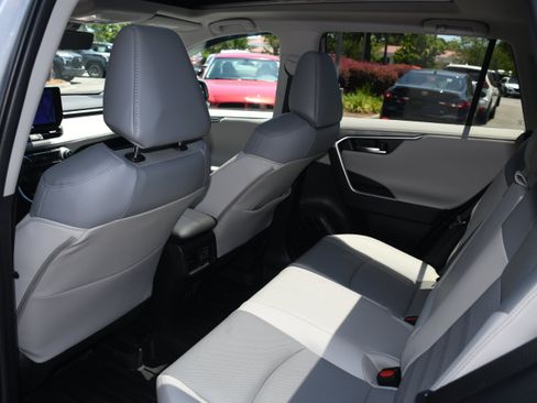 Used 2024 Toyota RAV4 Limited w/ Advanced Technology Package AWD/4WD image 17