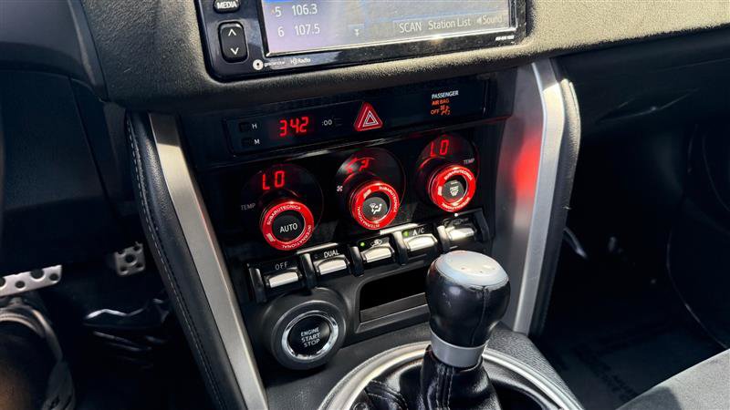 Used 2018 Toyota 86 RWD image 26