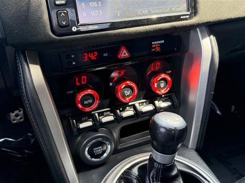Used 2018 Toyota 86 RWD image 26