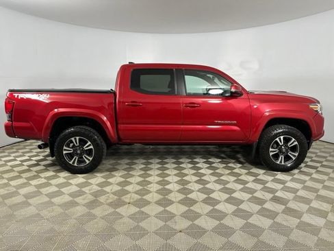 Used 2017 Toyota Tacoma 4x4 Double Cab image 14
