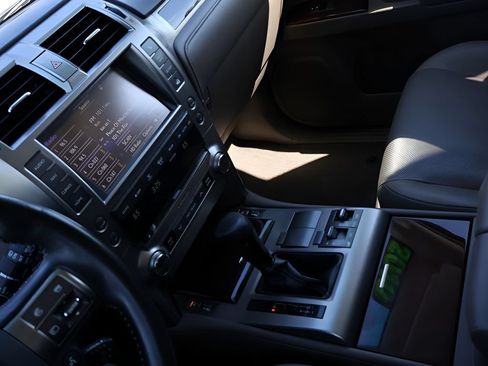 Used 2019 Lexus GX 460 Premium AWD/4WD image 19