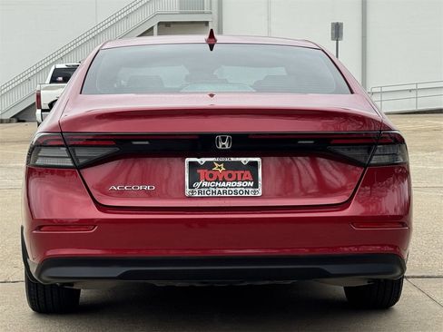 Used 2023 Honda Accord EX image 5
