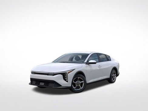 New 2026 Kia K4 LXS FWD image 1