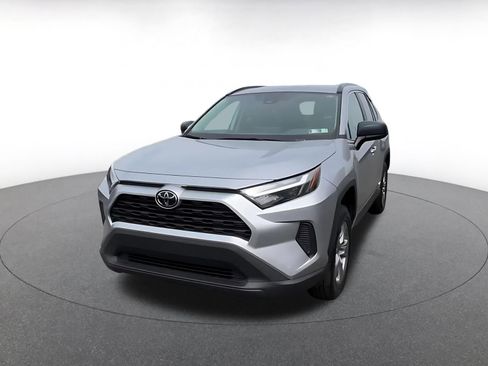 Used 2025 Toyota RAV4 LE image 7