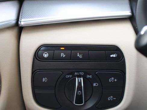 Used 2022 INFINITI QX50 Sensory image 22