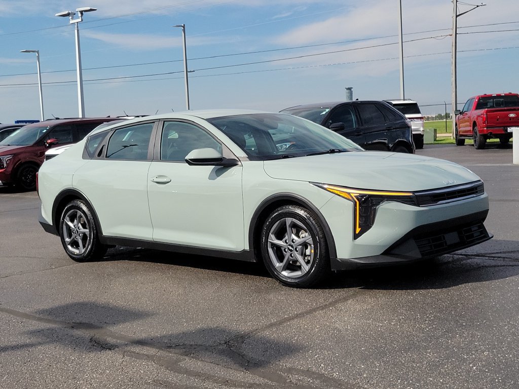 Used 2025 Kia K4 FWD 360° Tour