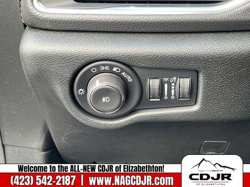 New 2026 Chrysler Pacifica Pinnacle image 24