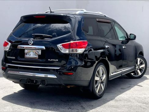 Used 2015 Nissan Pathfinder Platinum w/ Family Entertainment Package FWD image 22