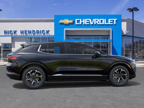 New 2025 Chevrolet Equinox EV LT image 7