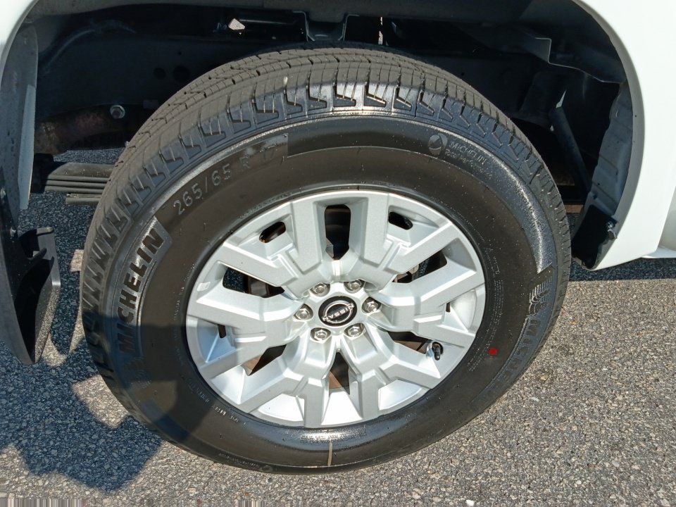 Used 2022 Nissan Frontier SV RWD image 23