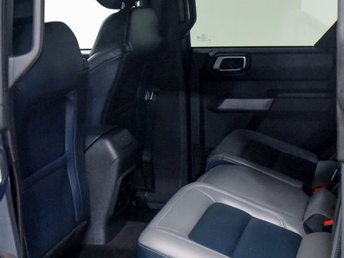 Used 2023 Ford Bronco Outer Banks image 4