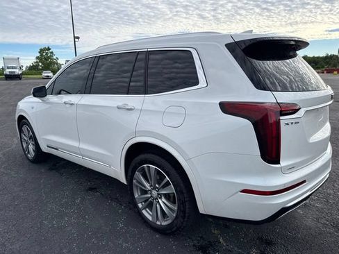 Used 2022 Cadillac XT6 Premium Luxury w/ LPO, Floor Liner Package AWD/4WD image 6