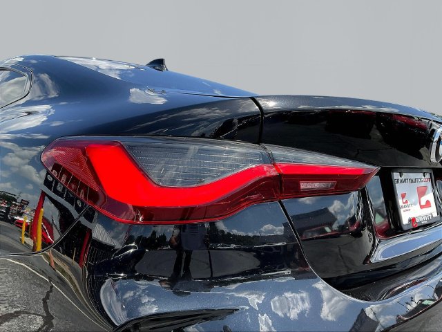 Used 2022 BMW 430i Coupe w/ M Sport Package RWD image 23