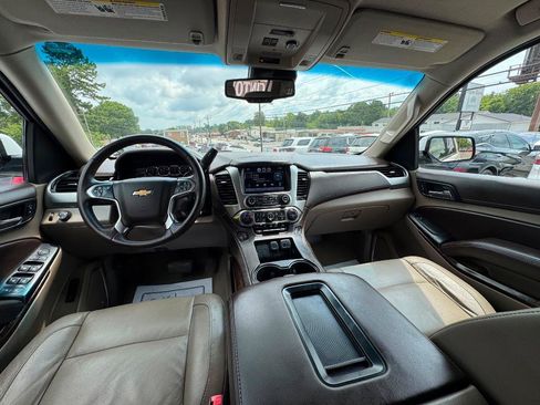 Used 2015 Chevrolet Suburban LT RWD image 22