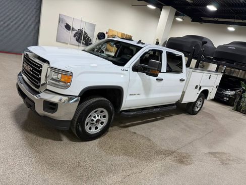 Used 2017 GMC Sierra 3500 4x4 Crew Cab w/ Snow Plow Prep Package image 9
