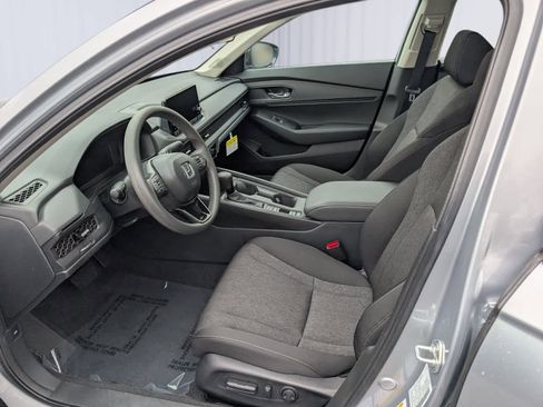 Certified 2025 Honda Accord SE image 12