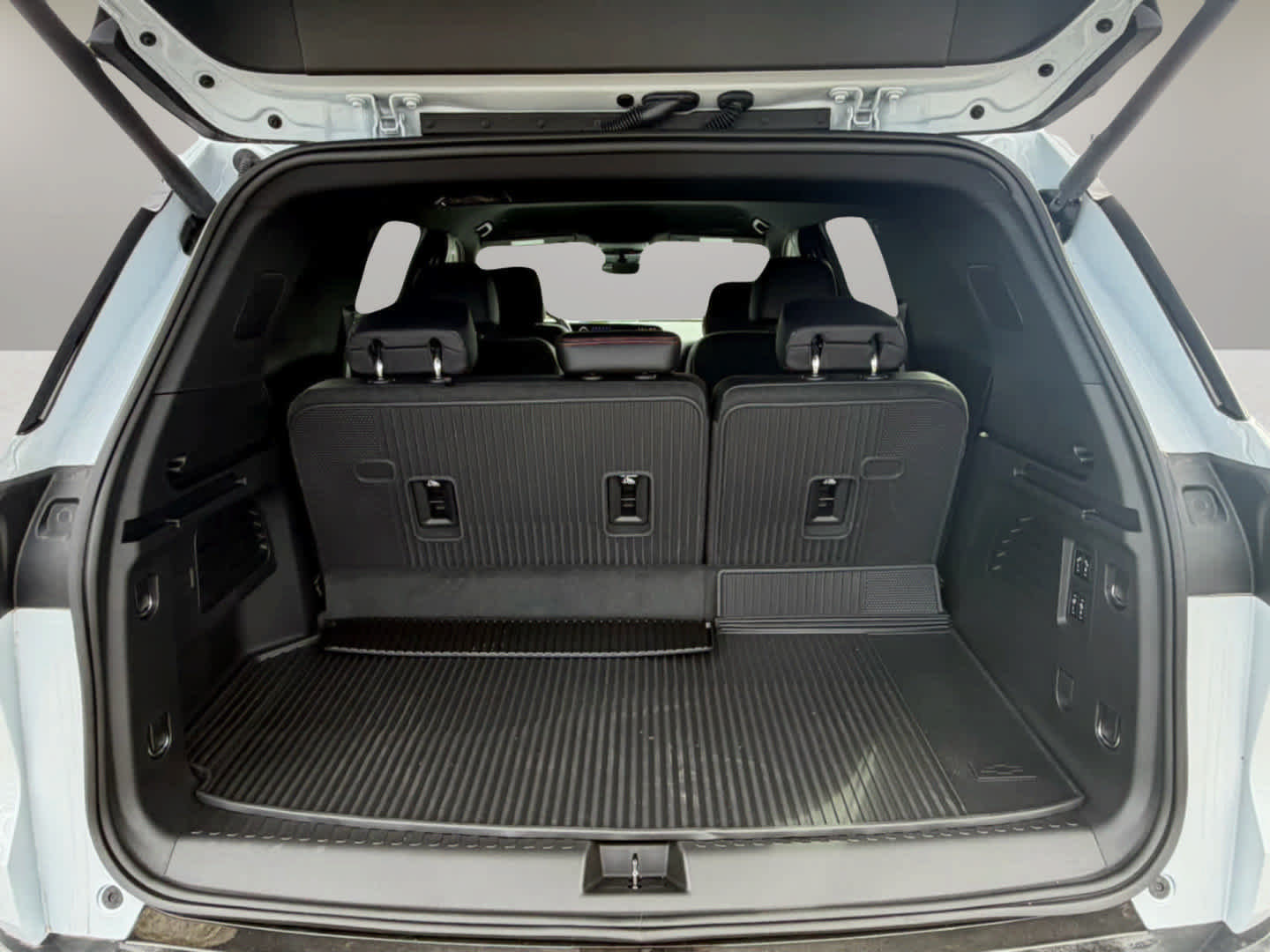 New 2026 Chevrolet Traverse RS w/ LPO, Floor Liner Package FWD image 19