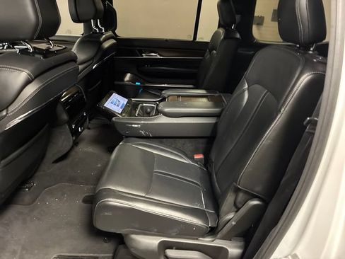 Used 2022 Jeep Grand Wagoneer Series I AWD/4WD image 26