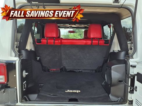 Used 2013 Jeep Wrangler Unlimited Sahara w/ Connectivity Group AWD/4WD image 12