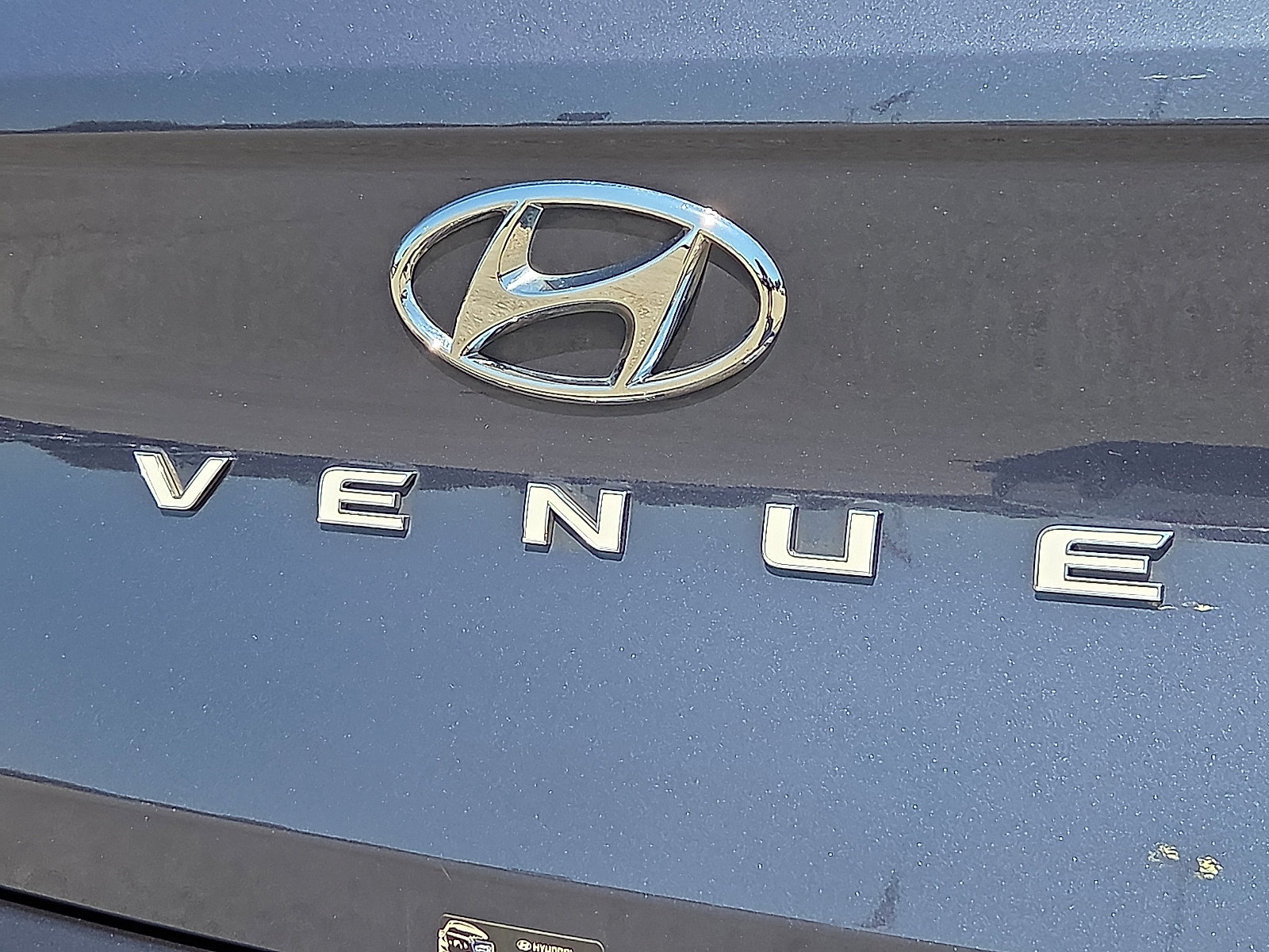 Used 2025 Hyundai Venue Limited FWD image 9