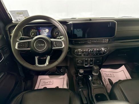 Used 2024 Jeep Wrangler Unlimited Sahara w/ Technology Group AWD/4WD image 21