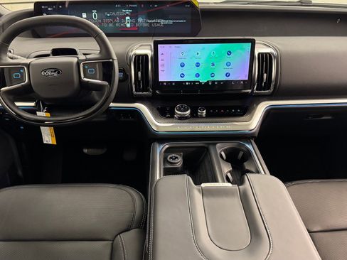 New 2025 Ford Expedition Platinum w/ Stealth Performance Package image 15