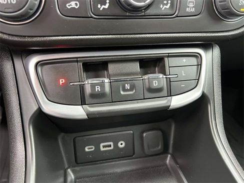 Used 2022 GMC Terrain SLE w/ Driver Convenience Package image 21