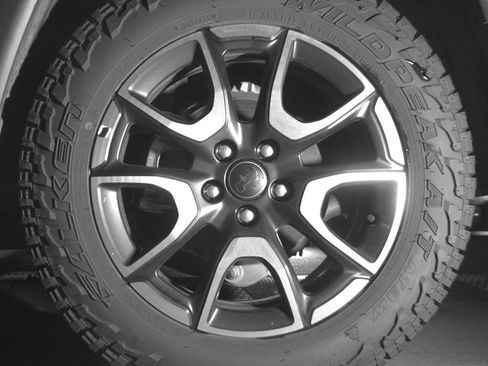 Used 2025 Jeep Compass Trailhawk AWD/4WD image 14