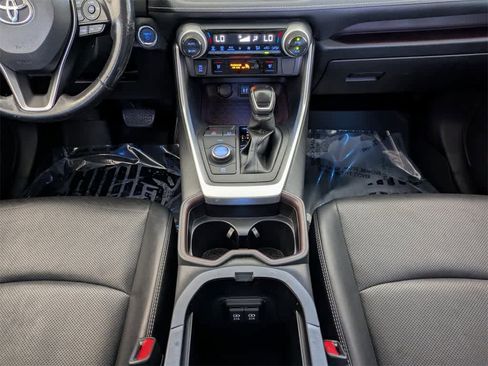 Used 2019 Toyota RAV4 Limited image 25