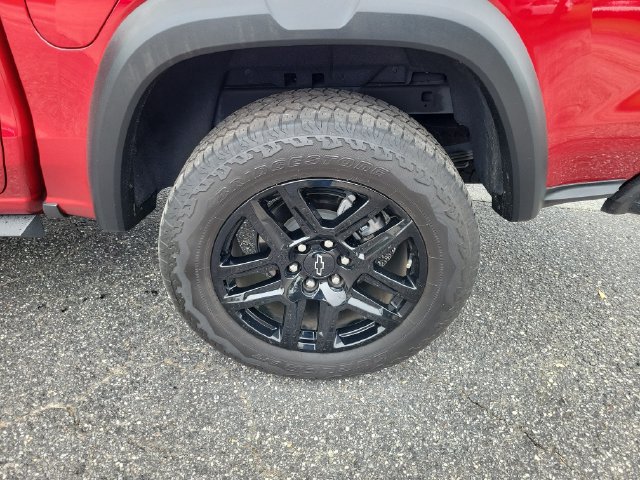 Used 2024 Chevrolet Colorado Trail Boss w/ Technology Package AWD/4WD image 6