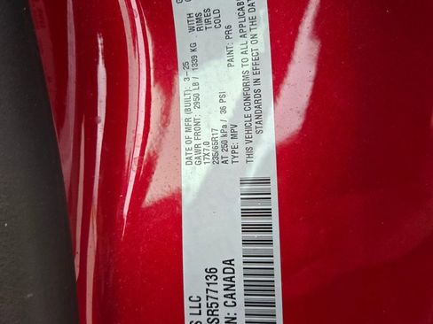 Used 2025 Chrysler Pacifica Select image 13