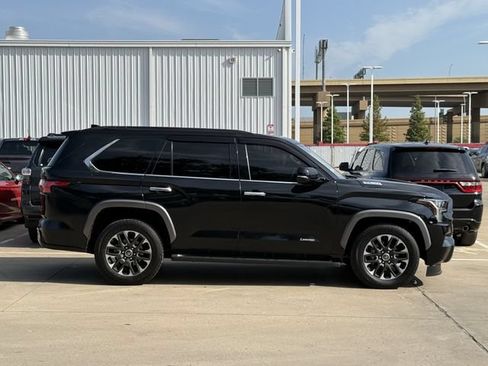 Used 2023 Toyota Sequoia Limited w/ Tow Technology Package AWD/4WD image 3