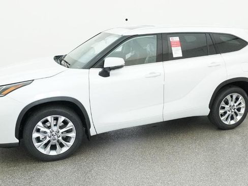 New 2026 Toyota Highlander Limited AWD/4WD image 22