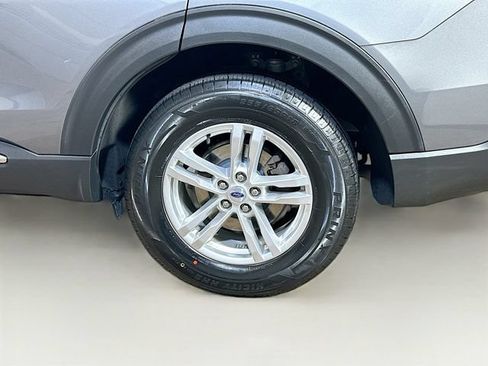 Used 2022 Ford Explorer XLT AWD/4WD image 6