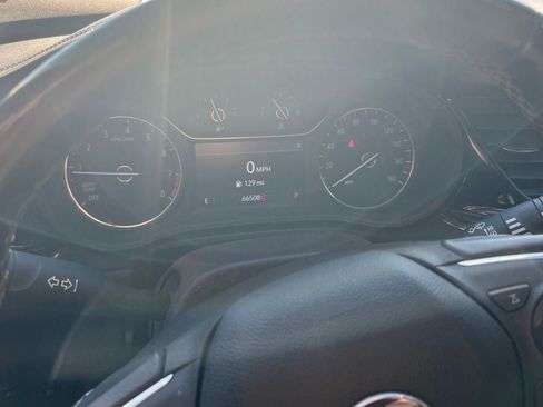 Used 2018 Buick Regal Essence AWD/4WD image 19