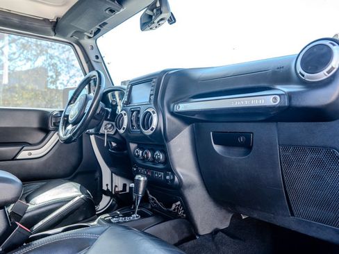 Used 2013 Jeep Wrangler Unlimited Rubicon w/ Connectivity Group image 30