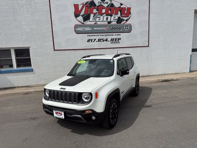 Used 2023 Jeep Renegade Latitude AWD/4WD image 2