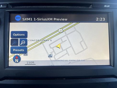 Used 2018 Nissan Titan SV w/ SV Convenience Package image 25