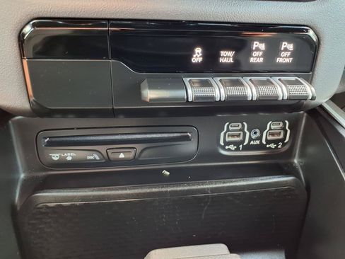 Used 2019 RAM 1500 Big Horn AWD/4WD image 10