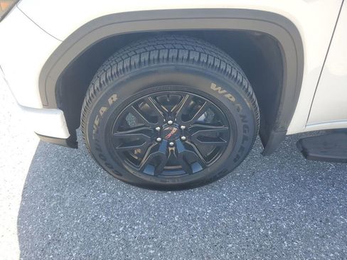 Used 2023 GMC Sierra 1500 Elevation image 17