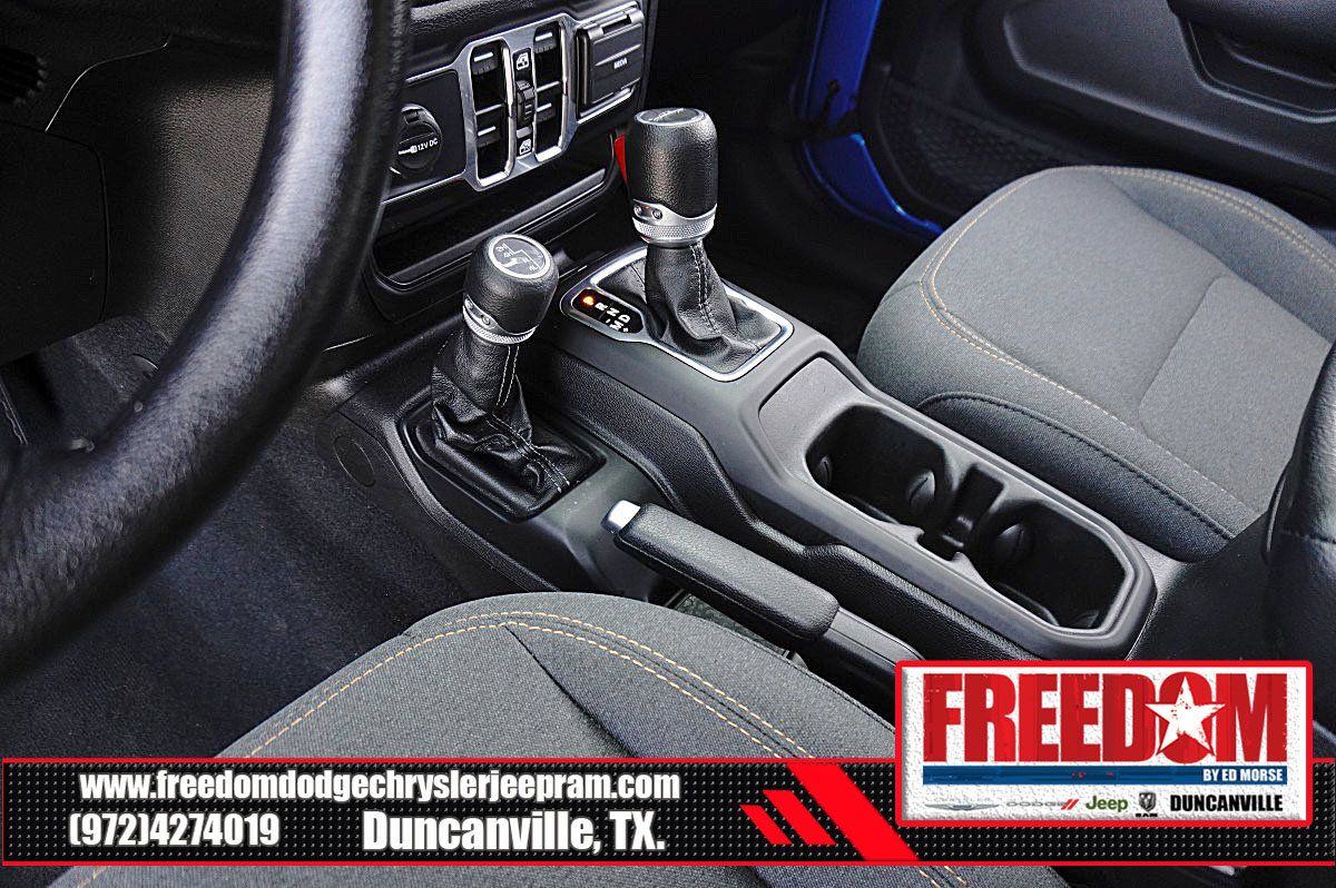 Used 2025 Jeep Gladiator Sport AWD/4WD image 30
